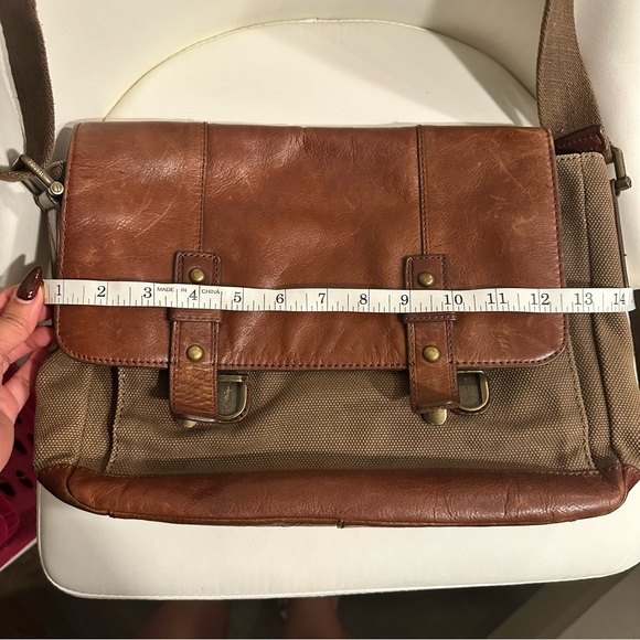 👜 Fossil Canvas & Leather Messenger Bag — Vintage Style Crossbody Laptop Satchel - Picture 8 of 9